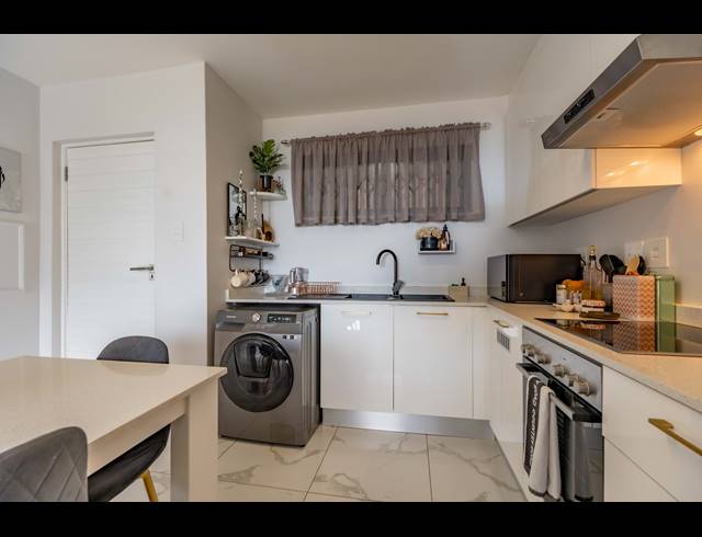 2 BEDROOM APARTMENT FOR SALE IN WINDERMERE